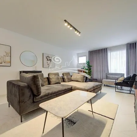 Two Bed - Short Walk To St Julian's & Sliema *