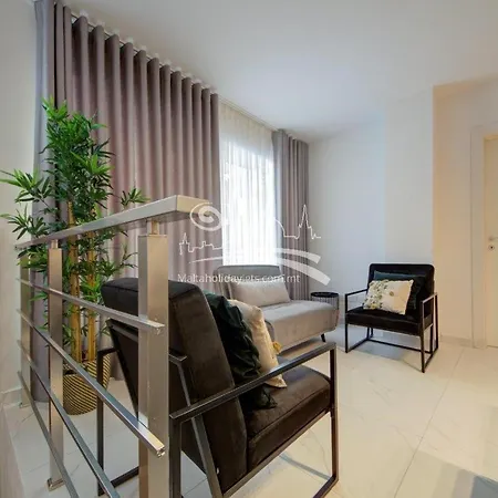 Two Bed - Short Walk To St Julian's & Sliema * St. Julian's