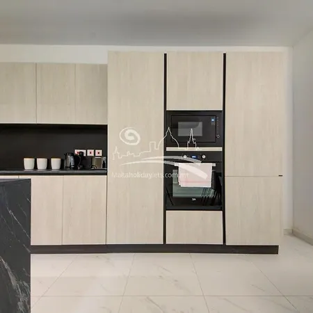 Two Bed - Short Walk To St Julian's & Sliema * San Giuliano